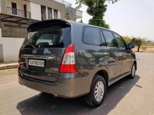 Toyota Innova 2.5 V 7 STR, 2013, Diesel MT for sale 