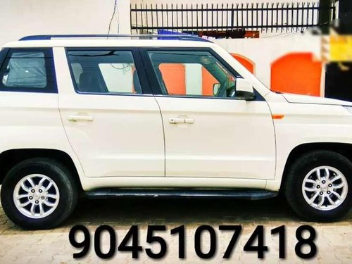 Mahindra TUV300 T8 2017 MT for sale 