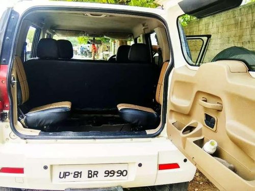 Mahindra TUV300 T8 2017 MT for sale 