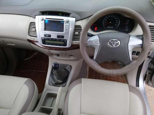Toyota Innova 2.5 V 7 STR, 2012, Diesel MT for sale 