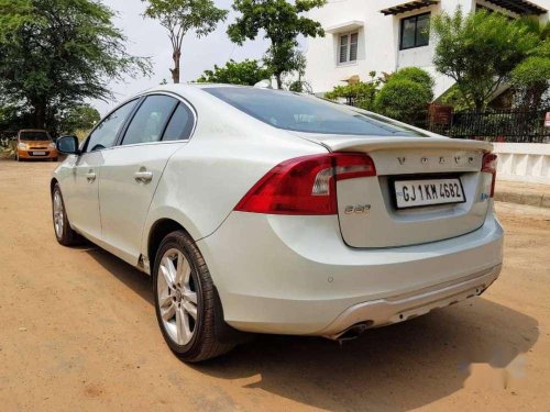 Volvo S60 Kinetic D5, 2011, Diesel MT for sale 