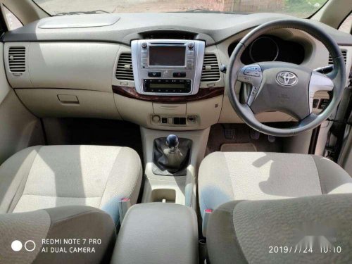 Used Toyota Innova 2.5 V 7 STR, 2014, Diesel MT for sale 