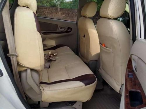 Toyota Innova 2.5 V 8 STR, 2015, Diesel MT for sale 