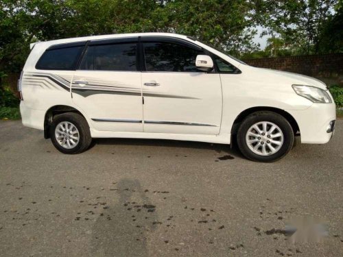 Toyota Innova 2.5 V 8 STR, 2015, Diesel MT for sale 