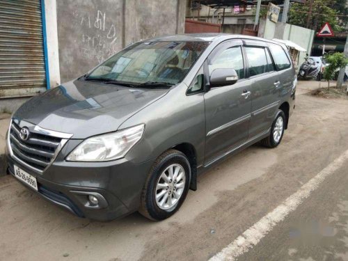 Toyota Innova 2.5 V 8 STR, 2013, Diesel MT for sale 