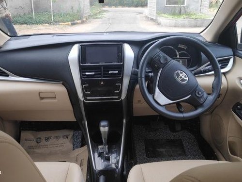 Used Toyota Yaris VX CVT AT car at low price