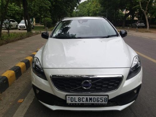 Used Volvo V40 Cross Country  T4 AT car at low price