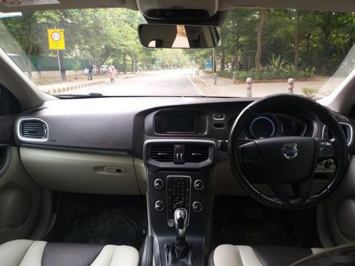 Used Volvo V40 Cross Country  T4 AT car at low price