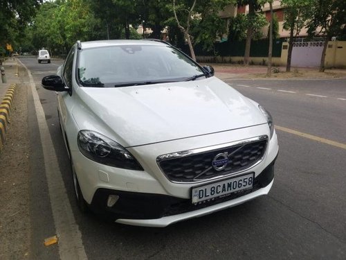 Used Volvo V40 Cross Country  T4 AT car at low price