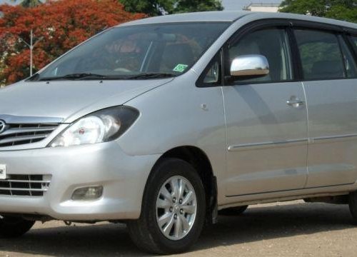 Toyota Innova 2004-2011 2.5 V Diesel 7-seater MT for sale