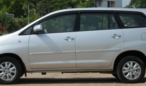 Toyota Innova 2004-2011 2.5 V Diesel 7-seater MT for sale