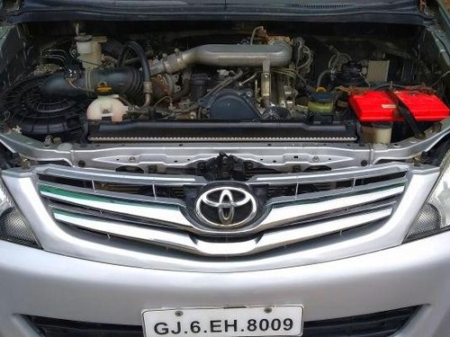 Used Toyota Innova 2.5 VX 8 STR MT car at low price