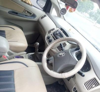 Used Toyota Innova MT 2004-2011 car at low price