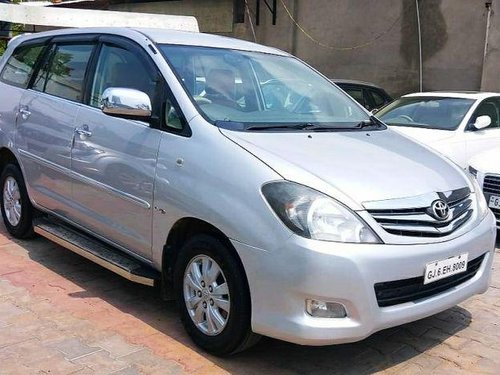 Used Toyota Innova 2.5 VX 8 STR MT car at low price