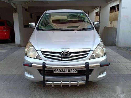 Toyota Innova 2.5 V 7 STR, 2011, Diesel AT for sale 