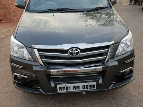 Toyota Innova 2011 MT for sale 