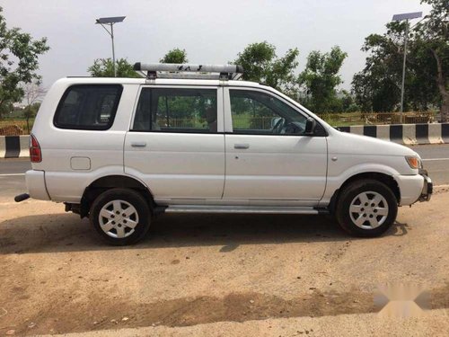 Chevrolet Tavera Elite LS - B3 10-Seater BS III, 2016, Diesel MT for sale 