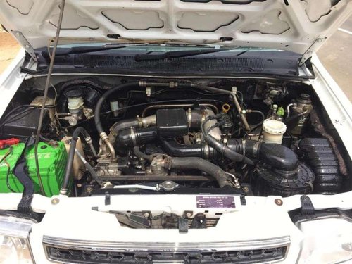 Chevrolet Tavera Elite LS - B3 10-Seater BS III, 2016, Diesel MT for sale 