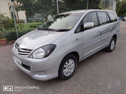 Toyota Innova 2.5 V 8 STR, 2010, Diesel MT for sale