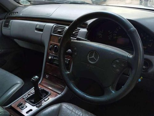 Mercedes Benz E Class 2000 MT for sale 