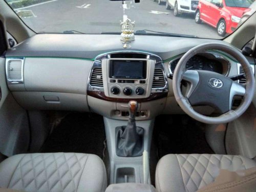 Toyota Innova 2.5 V 8 STR, 2013, Diesel MT for sale 