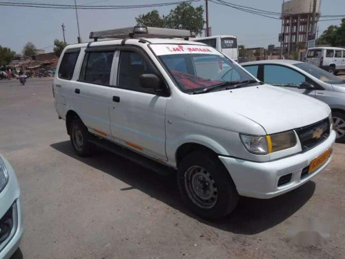 Chevrolet Tavera 2010 MT for sale 