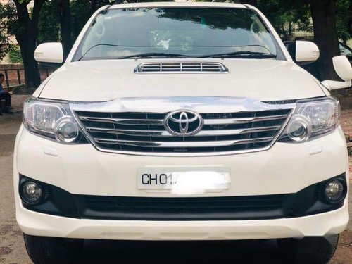 Toyota Fortuner 3.0 4x2 AT, 2012, Diesel for sale 