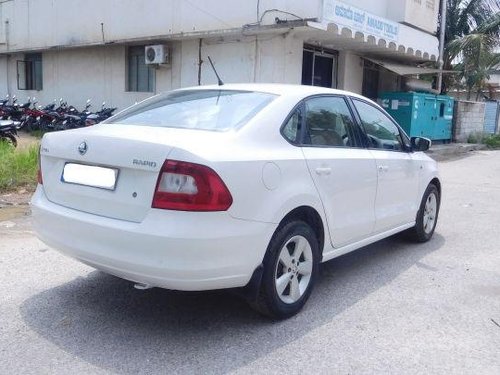 Used Skoda Rapid AT car at low price