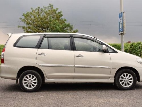 Toyota Innova 2012 MT for sale