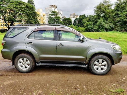 Toyota Fortuner 2009-2011 3.0 Diesel MT for sale