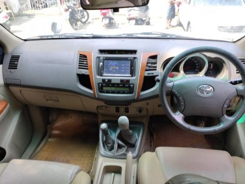 Toyota Fortuner 2009-2011 3.0 Diesel MT for sale