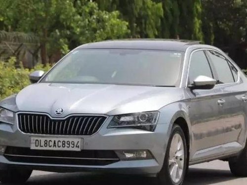 2016 Skoda Superb AT for sale at low price