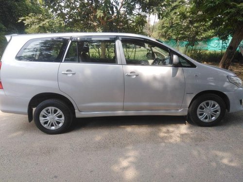 Used Toyota Innova MT car at low price