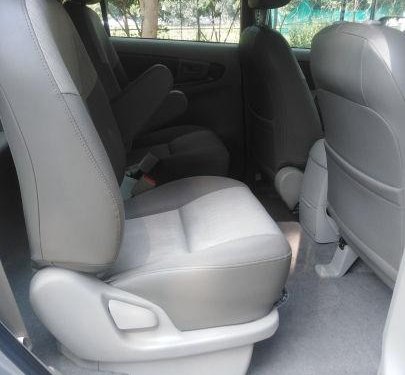 Used Toyota Innova MT car at low price