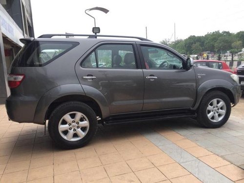 Toyota Fortuner 2009-2011 3.0 Diesel MT for sale