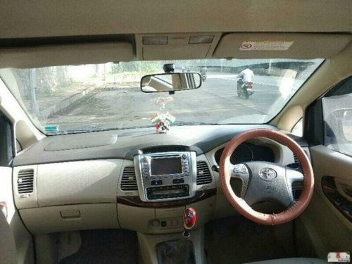 Used Toyota Innova MT 2004-2011 car at low price