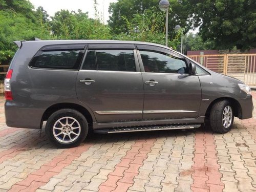 Used Toyota Innova MT car at low price