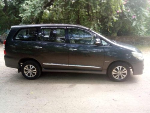 Used Toyota Innova MT 2004-2011 car at low price