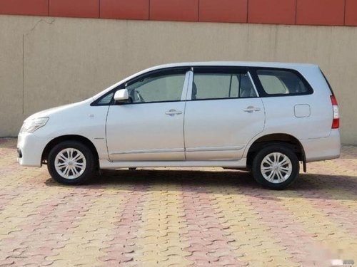 Used Toyota Innova MT 2004-2011 car at low price