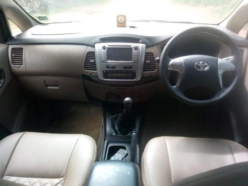 Used Toyota Innova MT 2004-2011 car at low price