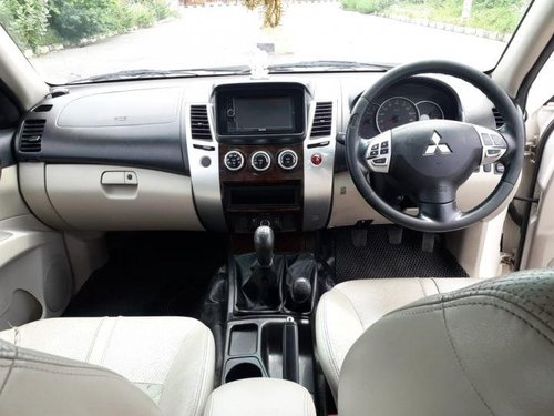 Used Mitsubishi Pajero Sport Sportz 4x4 MT car at low price