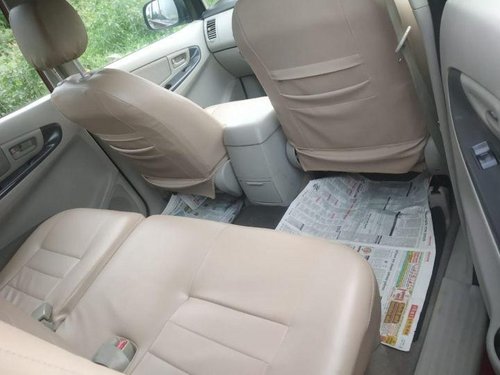 Toyota Innova 2004-2011 2.5 G4 Diesel 8-seater MT for sale