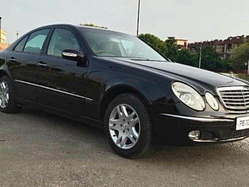 Mercedes Benz E Class 2005 AT for sale 