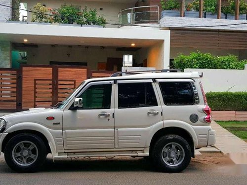 Mahindra Scorpio SLX 2.6 Turbo 8 Str 2006 MT for sale 