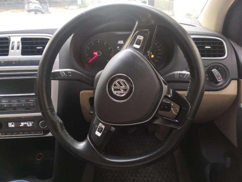 Volkswagen Polo Highline Petrol, 2014, MT for sale 