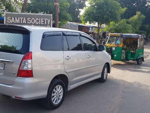 Toyota Innova 2.5 V 8 STR, 2012, Diesel MT for sale 