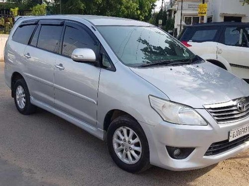 Toyota Innova 2.5 V 8 STR, 2012, Diesel MT for sale 