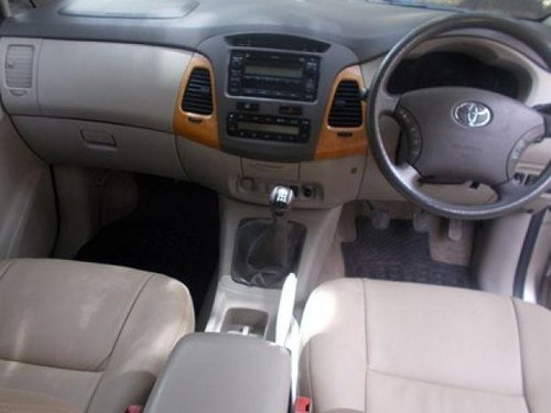 Toyota Innova 2009-2012 2.5 VX 7 STR MT for sale