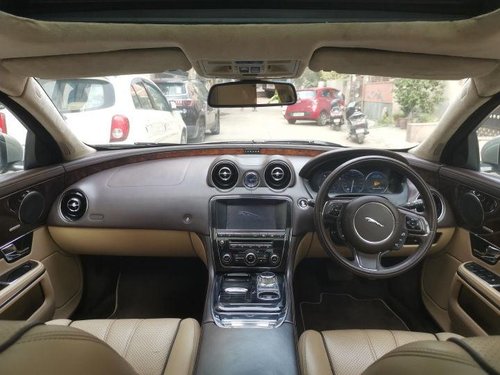 Used Jaguar XJ 3.0L AT car at low price