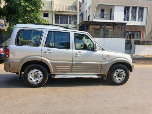 Mahindra Scorpio SLX 2.6 Turbo 7 Str 2005 MT for sale 